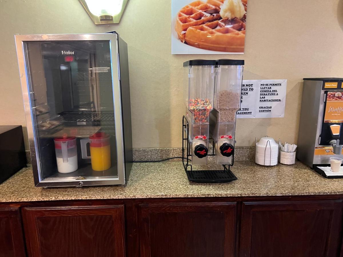 Americas Best Value Inn Pharr/Mcallen Esterno foto