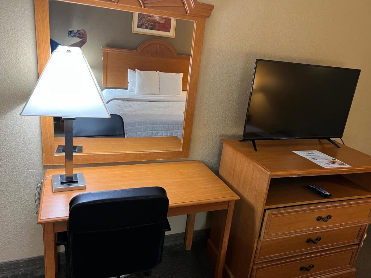 Americas Best Value Inn Pharr/Mcallen Esterno foto