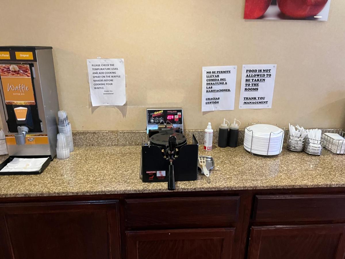 Americas Best Value Inn Pharr/Mcallen Esterno foto