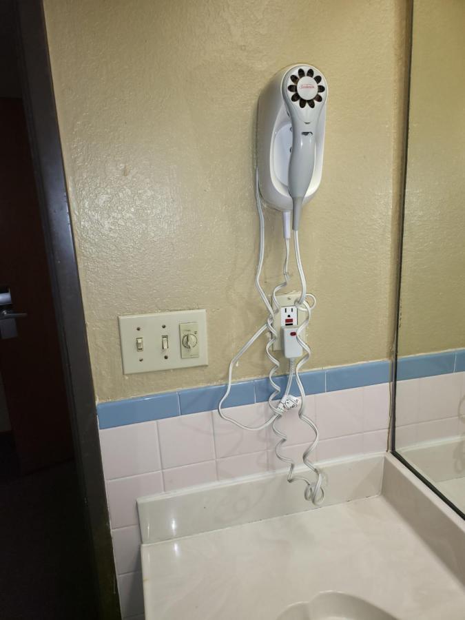 Americas Best Value Inn Pharr/Mcallen Esterno foto